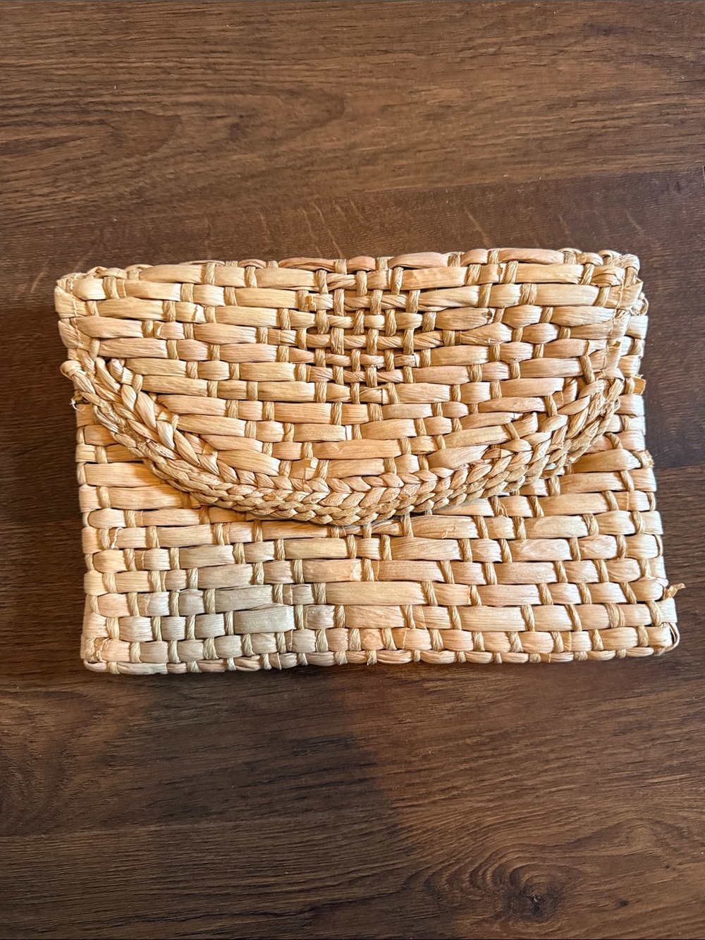 Handwoven Straw Clutch in Natural Beige